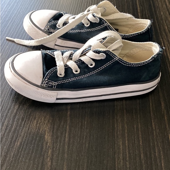 Converse - Picture 2 of 2